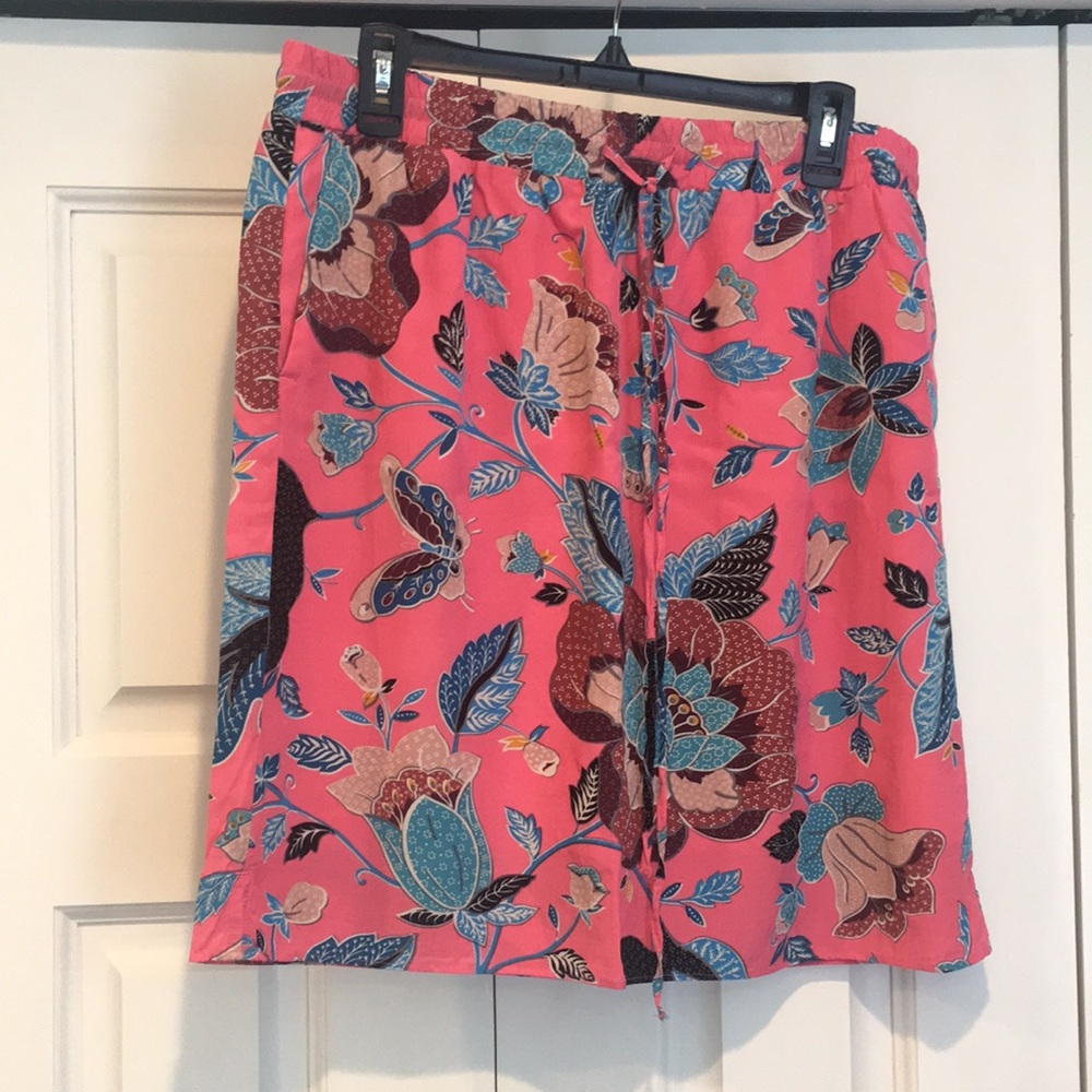 Oft skirt size large